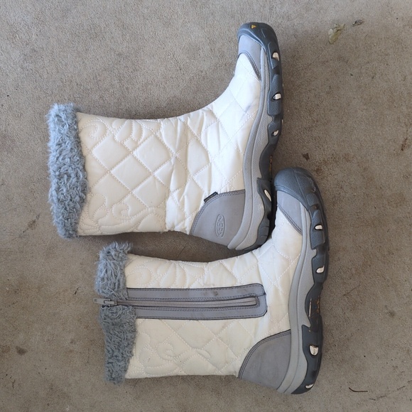 Women's off white keen boots size 7.5 - Picture 1 of 6